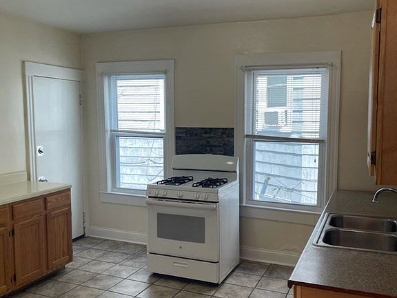3rd image of 44 Speedwell St Floor 2