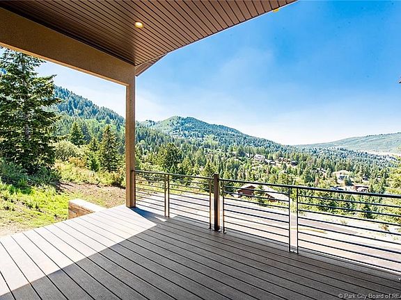 4th image of 290 Matterhorn Dr