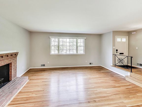 3rd image of 14207 Gaines Ave