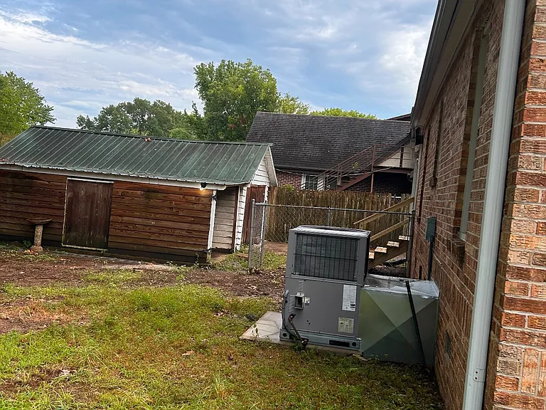 1284 Campbell St — Photo 10