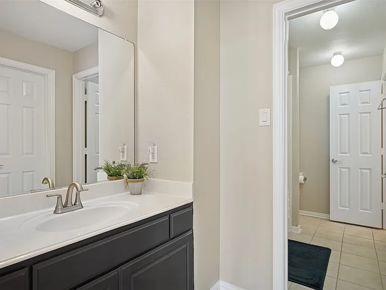 8812 Bluffcreek Ln — Photo 28