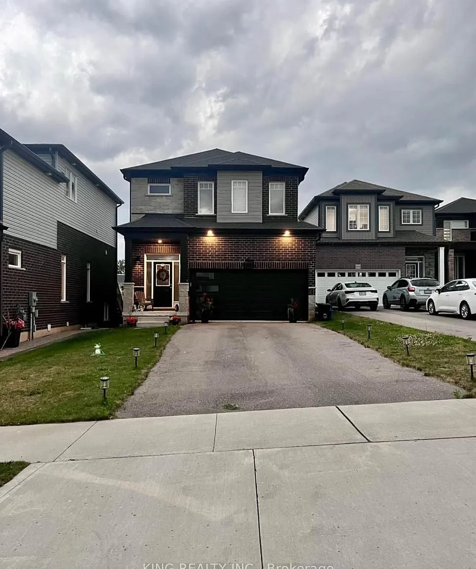 4 bed, $3,600 — Photo 1