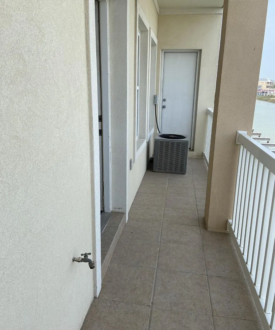 2 bed, 800 sqft, $1,500 — Photo 2