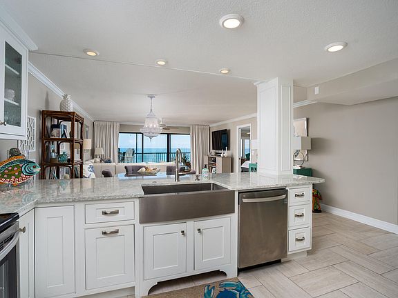 4th image of 6307 Highway A1a #242