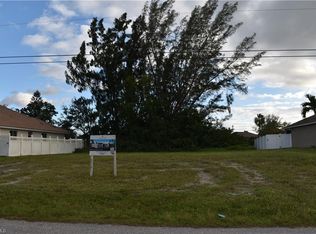 136 Kamal Pkwy, Cape Coral, FL 33904
