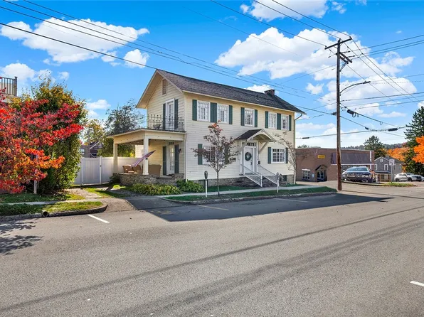 110 S Fairfield St, Ligonier, PA 15658