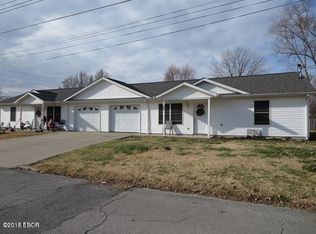 805 Newton Ave, Johnston City, IL 62951