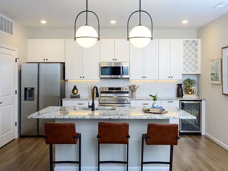 Fairmont Apartments — Photo 1