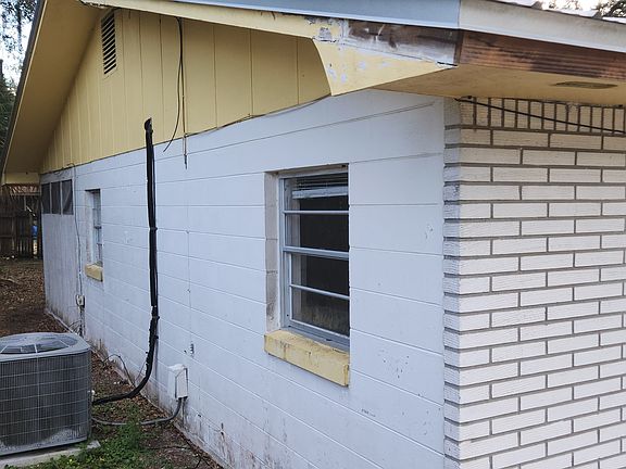 3rd image of 233 Mimosa Dr