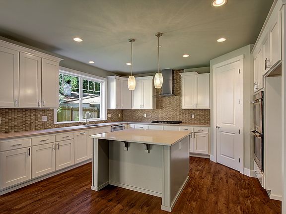 Model Home - Finishes Vary