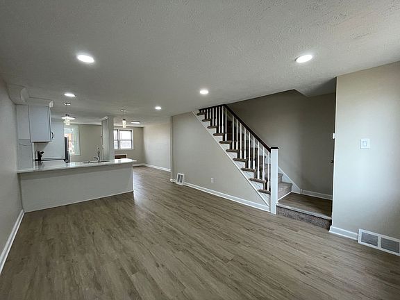 2nd image of 1096 Hopkins Ave