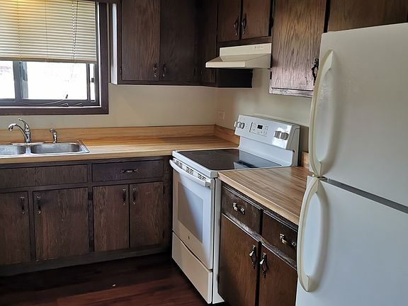 3rd image of 16640 Crescent Ave #2W