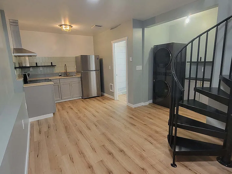 4020 Hoyt Ave #B — Photo 3