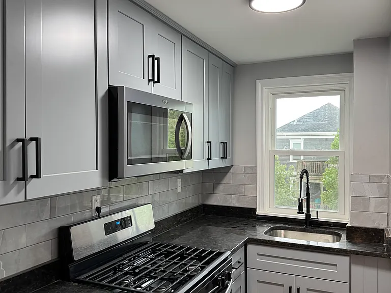 26 Willard St #2 — Photo 2