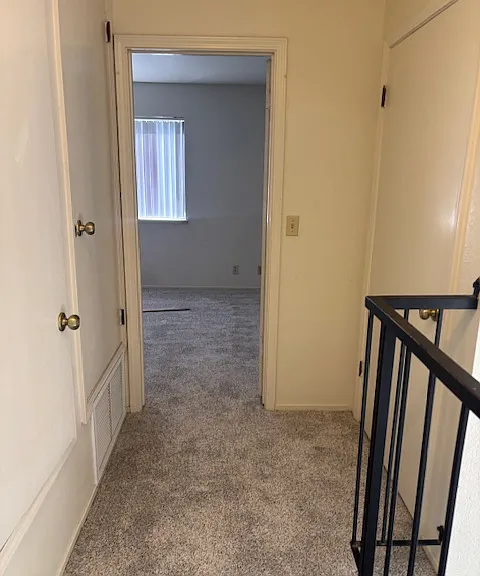 828 Adams Ter — Photo 8
