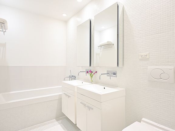 5th image of 904 Pacific St APT 302