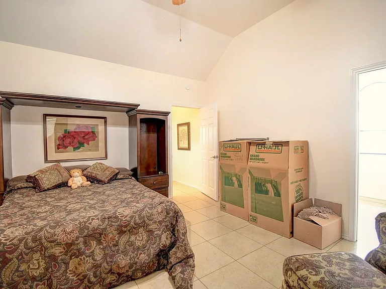 719 Oak Hollow Dr — Photo 26