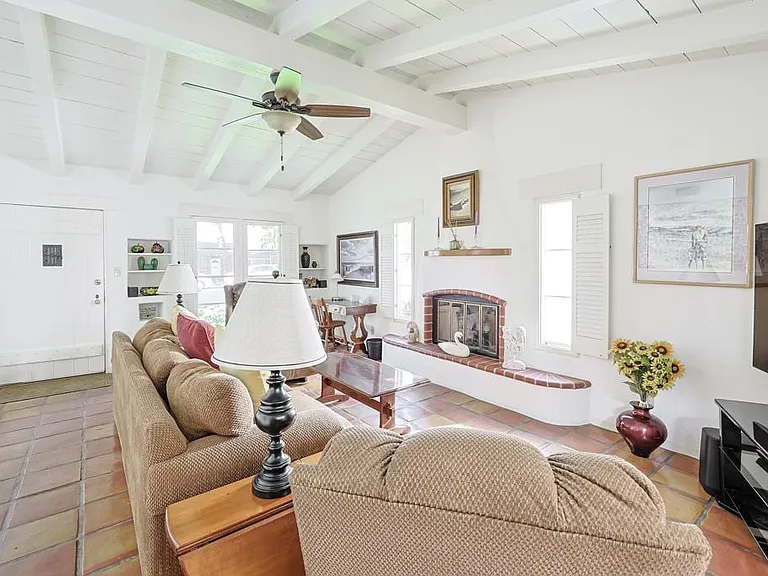817 Margarita Ave — Photo 2