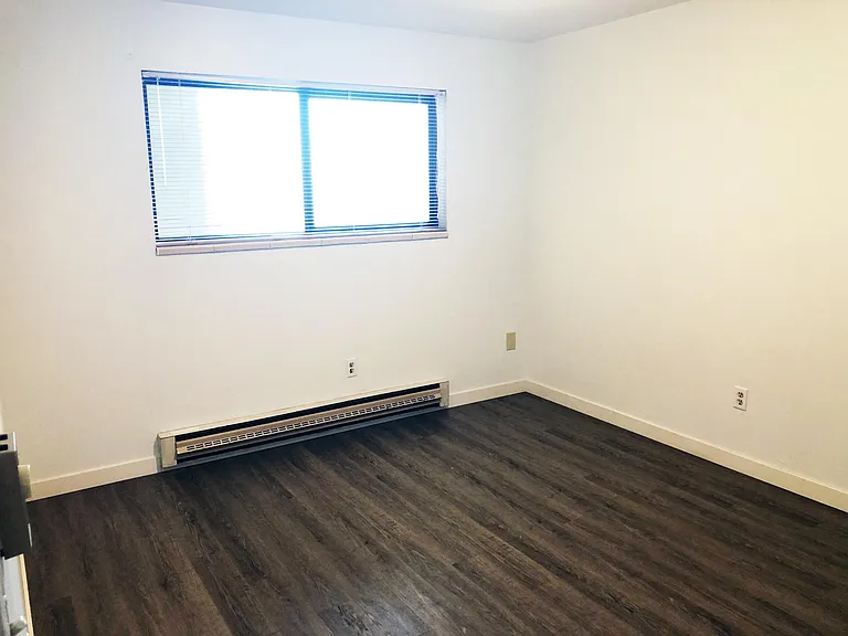 2121 E Jefferson St — Photo 10