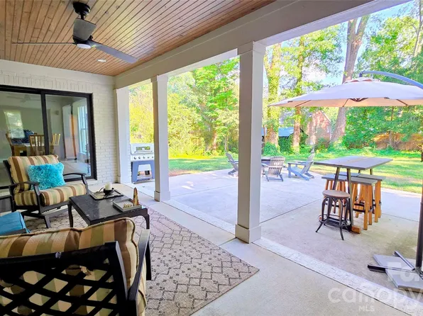 152 Vernon Dr, Davidson, NC 28036