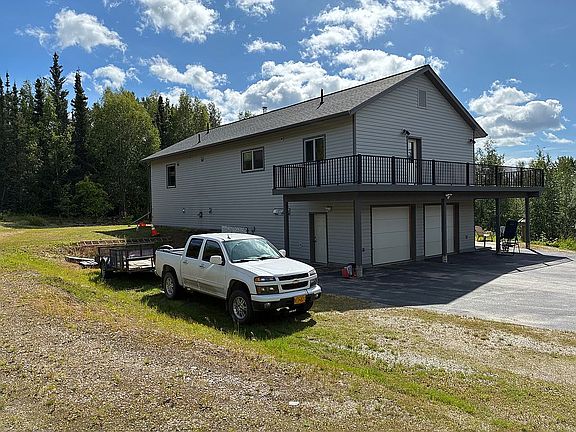 3rd image of 736 Homestretch Rd