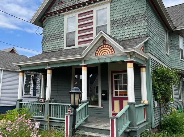 330 Peck St, Sault Sainte Marie, MI 49783