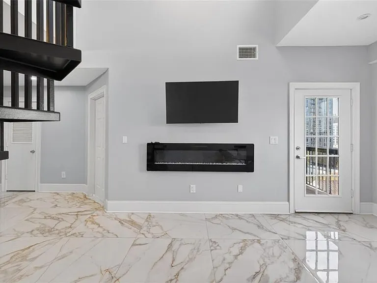 1075 Peachtree Walk NE #A512 — Photo 8