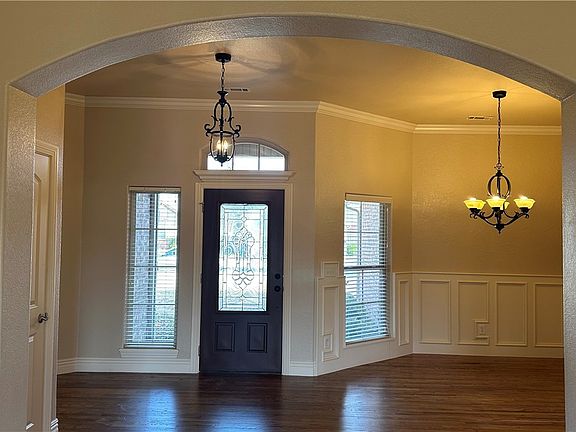 2nd image of 2005 Pinoak Ave