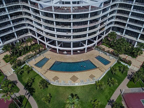 3rd image of 1000 Padre Blvd #702