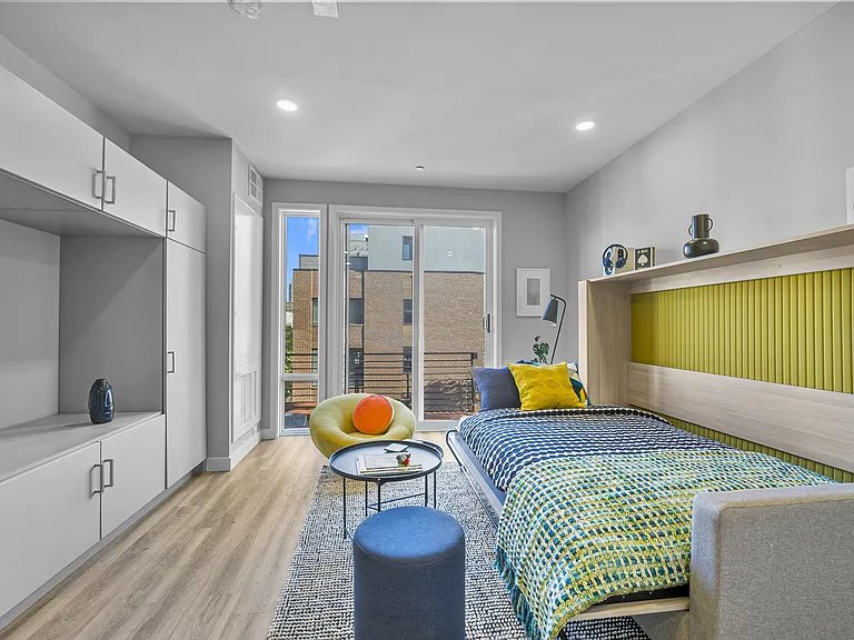 Edgewater Apartments — Photo 11