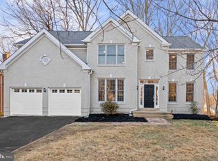 8413 Overlook St, Vienna, VA 22182