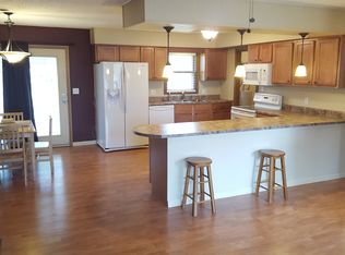 1307 Eads St, Benton, IL 62812