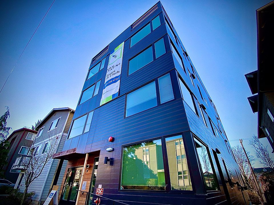 1st image of 5521 15th Ave NE #204