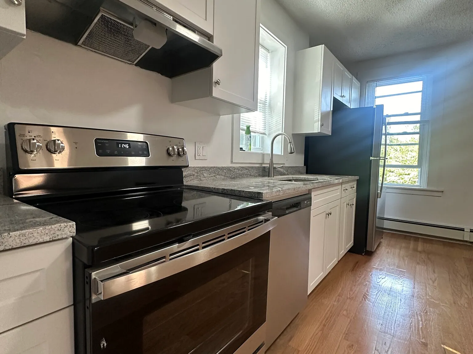 1 bed, 555 sqft, $2,381 — Photo 1