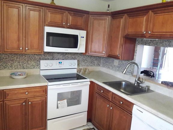 4th image of 2800 Somerset Dr APT 417J