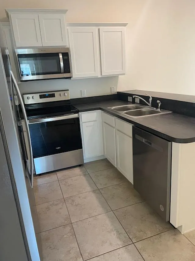 3 bed, 1300 sqft, $1,895 — Photo 2