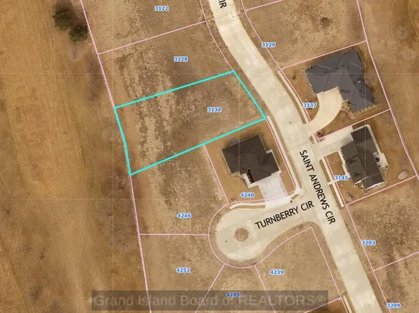 3134 Saint Andrews Cir, Grand Island, NE 68803