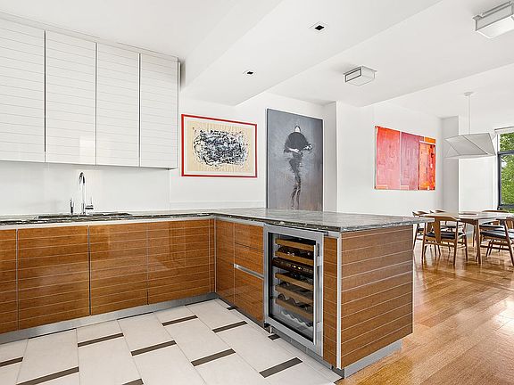 3rd image of 170 E End Ave APT 5F
