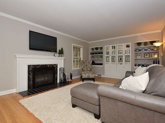 4th image of 1119 E Courtland Pl