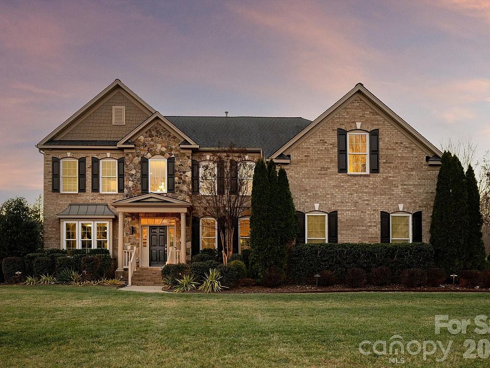 1st image of 840 Wandering Way Dr
