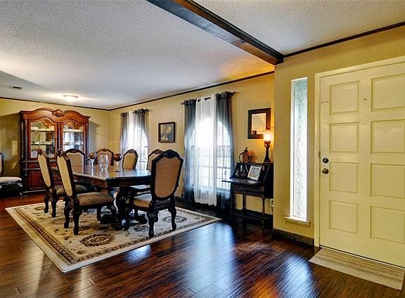 4th image of 1001 Henson Dr