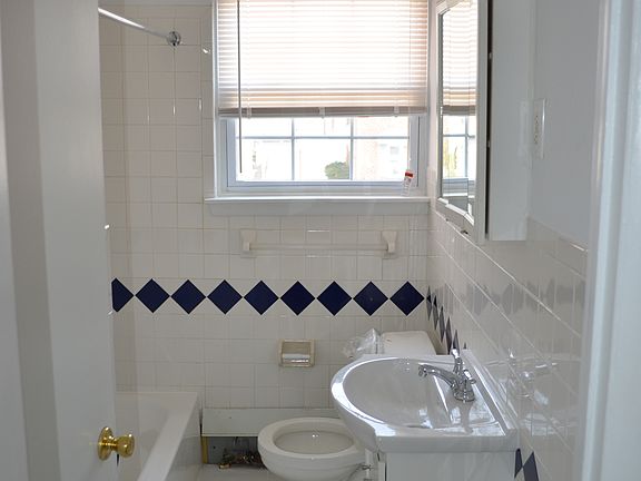3rd image of 1220 Roosevelt Dr #A