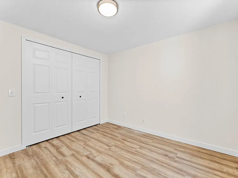 9237 W Maryland Pl — Photo 16