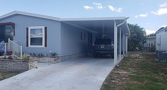 2nd image of 904 Calamondin Ct