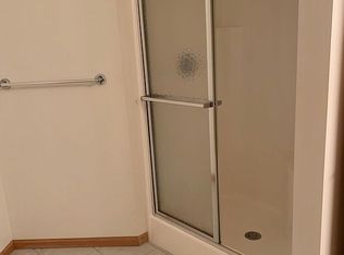 724 SW Mifflin Rd, Topeka, KS 66606