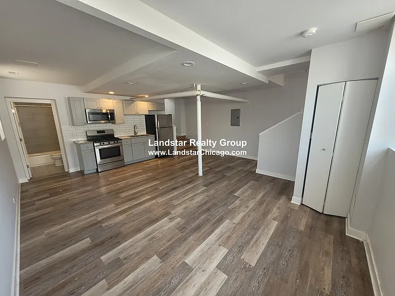 4828.5 W Addison St #G — Photo 4