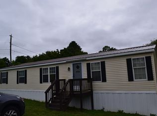 1360 Maple Fork Rd, Mount Hope, WV 25880
