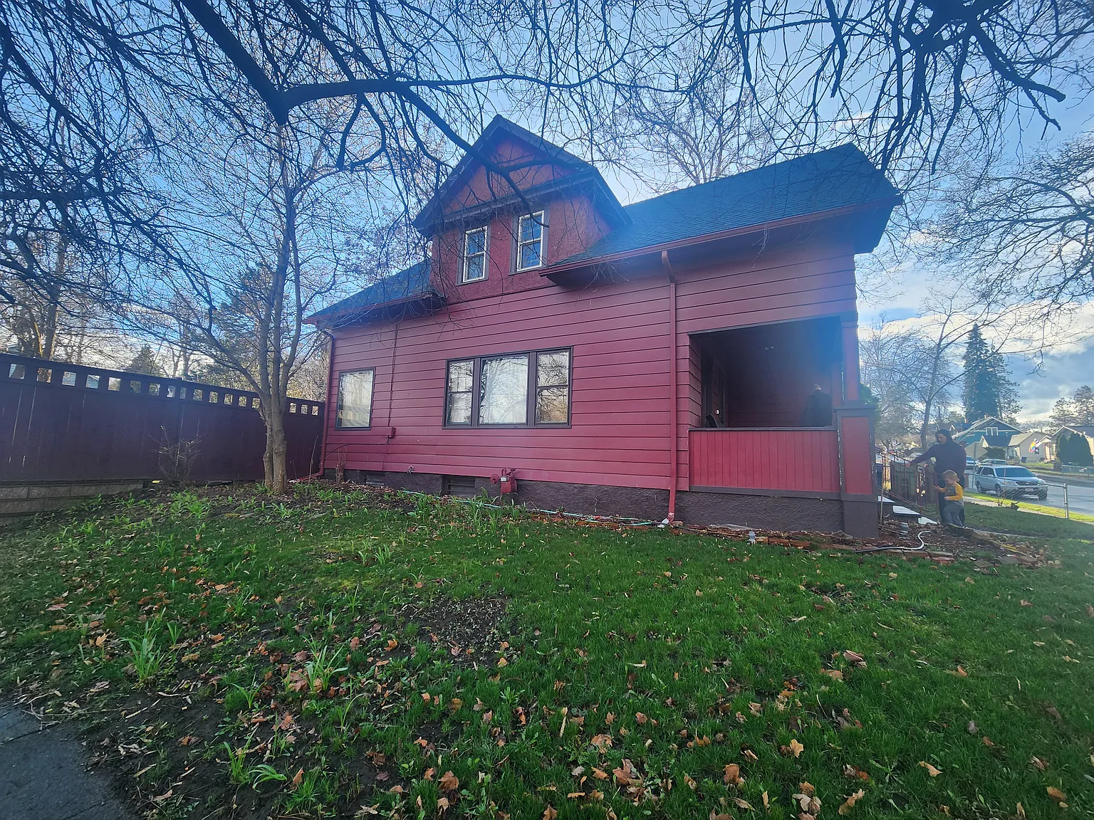 976 E 10th Ave — Photo 3