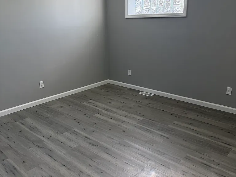 438 N Park Ave #12 — Photo 5