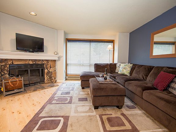 4th image of 221 E Hyak Dr #207